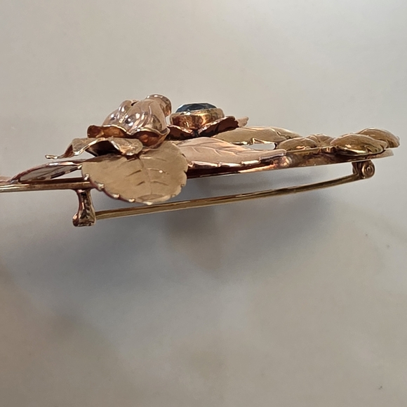 14 Karat Yellow And Rose Solid Gold And Blue Topaz Flower Floral Brooch - Picture 8 of 12